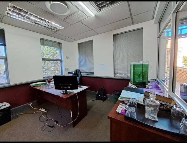 1,350M² OFFICE FOR SALE IN KLEINFONTEIN